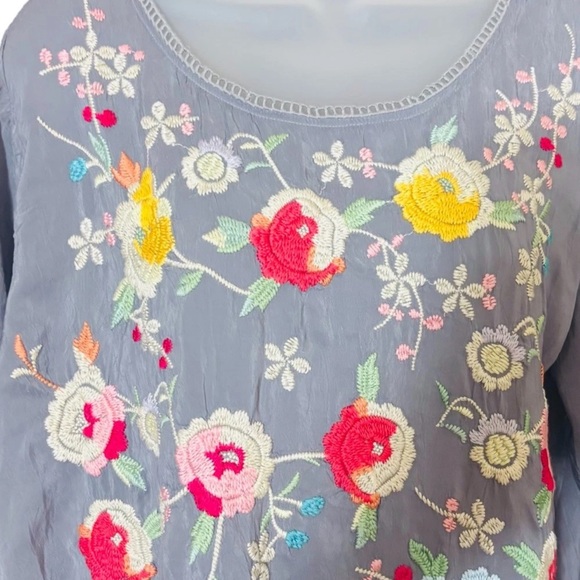 JOHNNY WAS Playa Tunic Women’s Large Gray Embroidered Top Rayon Blouse Boho - Picture 2 of 12